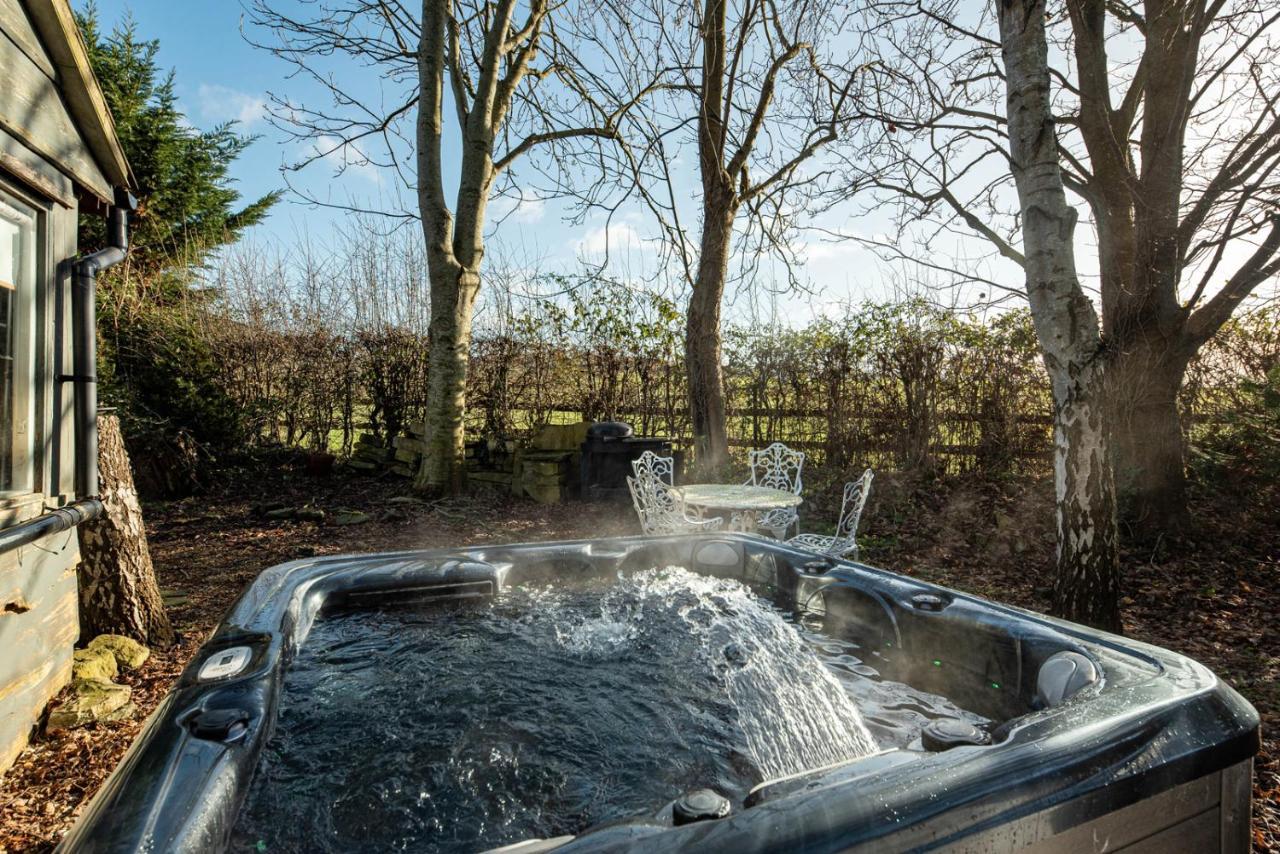 הוילה בריסטול The West Barn Near Bath, Sleeps 24 And 2 Hot Tubs מראה חיצוני תמונה