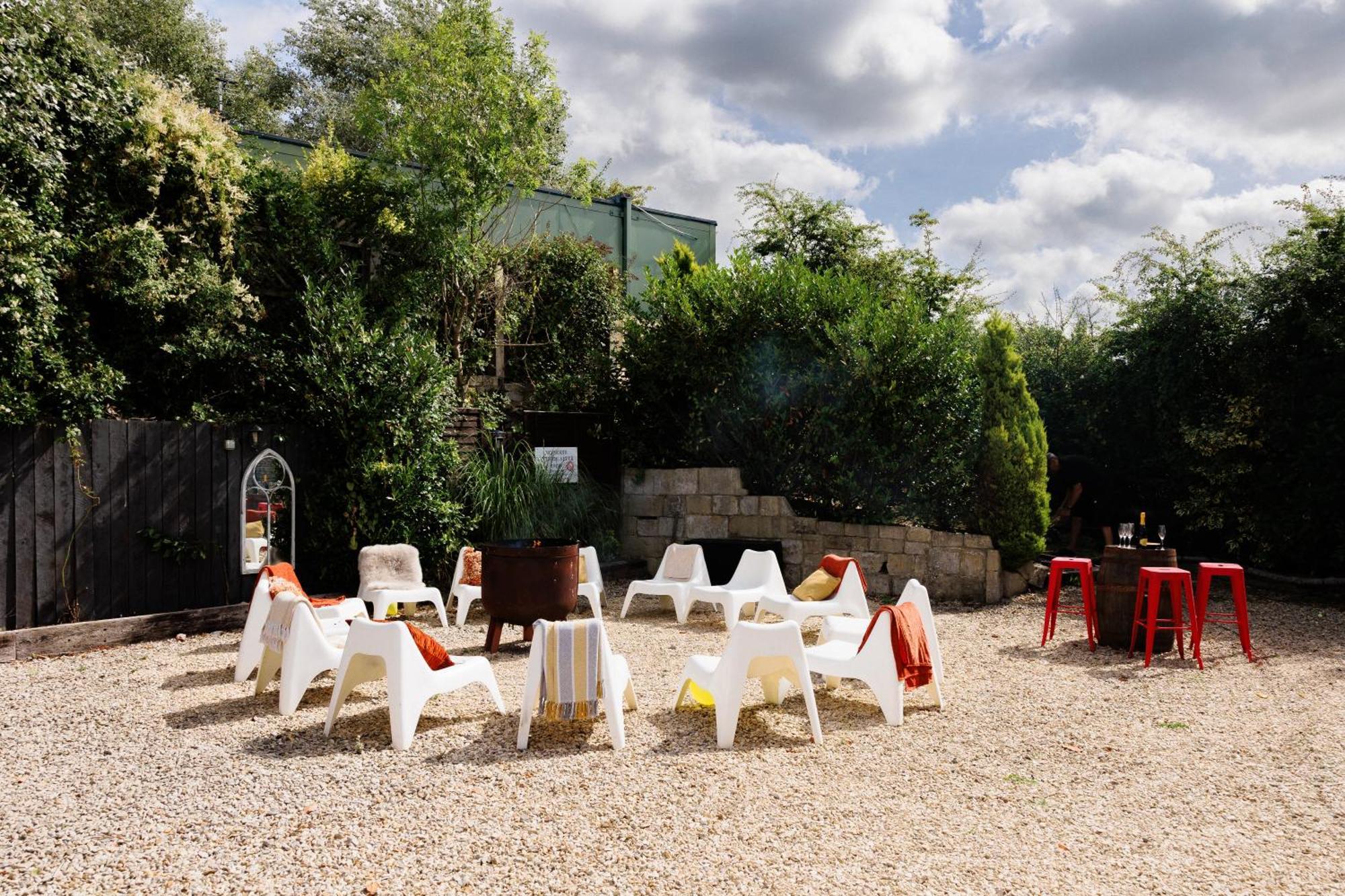 הוילה בריסטול The West Barn Near Bath, Sleeps 24 And 2 Hot Tubs מראה חיצוני תמונה