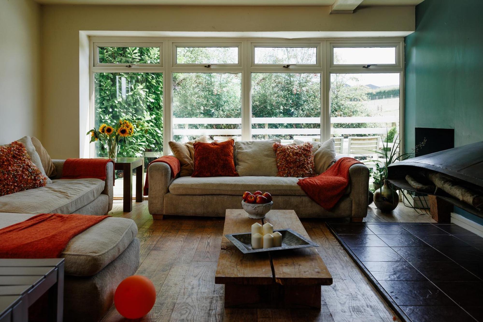 הוילה בריסטול The West Barn Near Bath, Sleeps 24 And 2 Hot Tubs מראה חיצוני תמונה