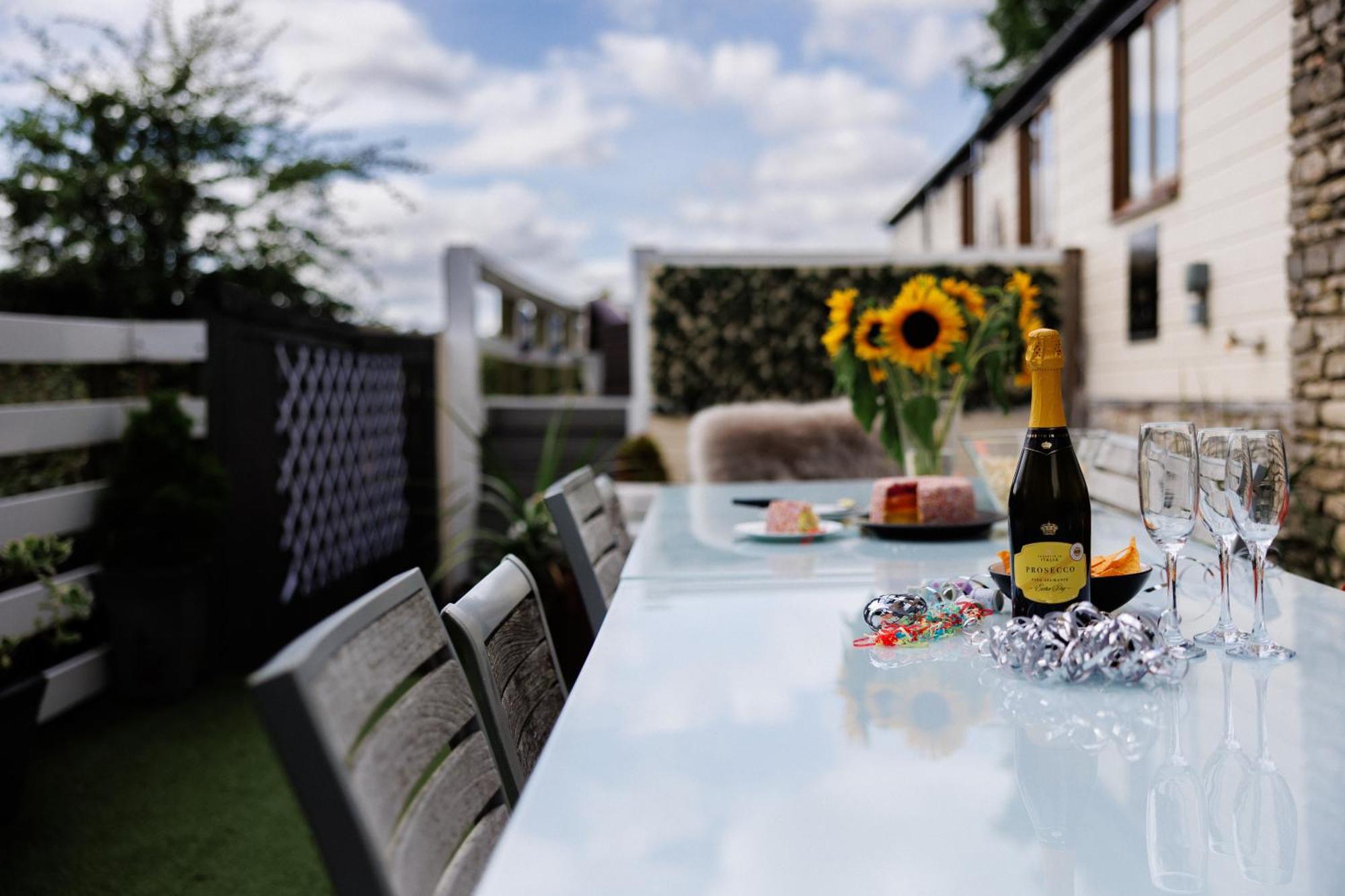 הוילה בריסטול The West Barn Near Bath, Sleeps 24 And 2 Hot Tubs מראה חיצוני תמונה