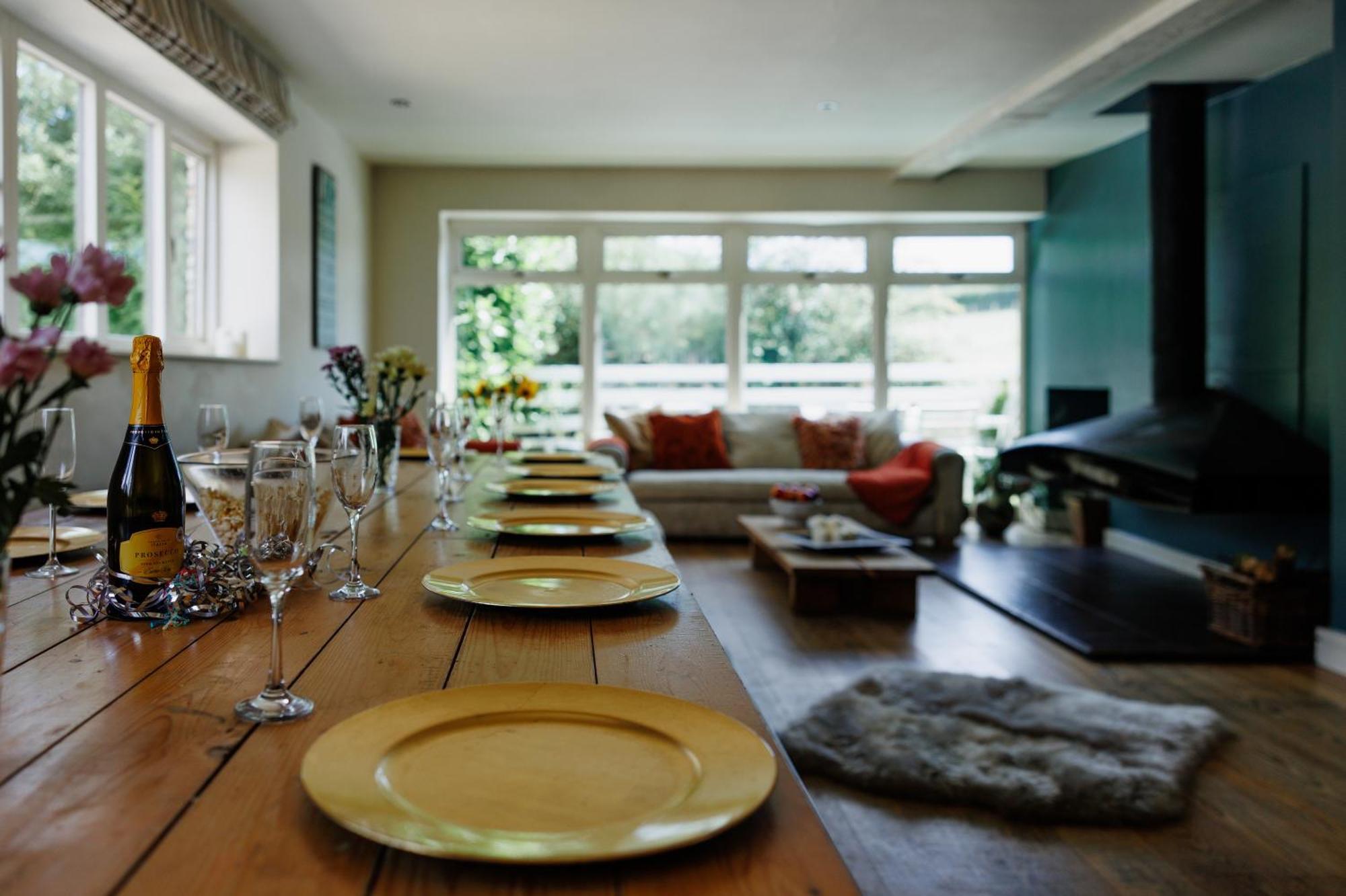 הוילה בריסטול The West Barn Near Bath, Sleeps 24 And 2 Hot Tubs מראה חיצוני תמונה