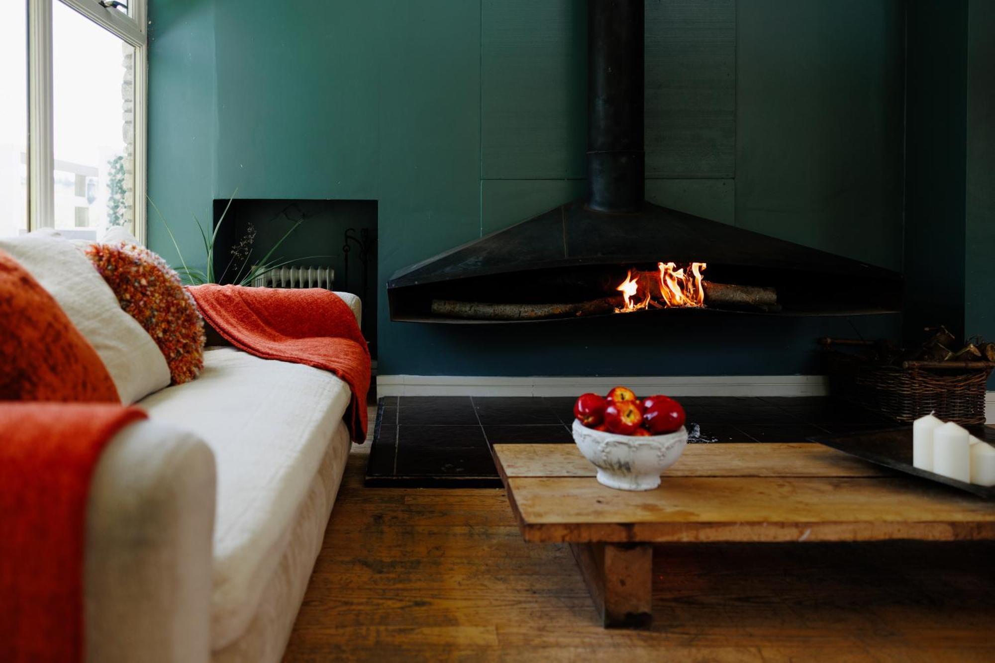 הוילה בריסטול The West Barn Near Bath, Sleeps 24 And 2 Hot Tubs מראה חיצוני תמונה
